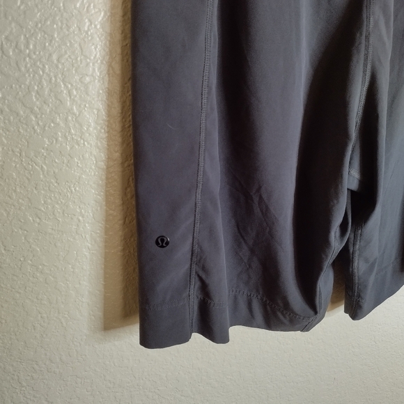 Lululemon T.H.E. pull on black line less shorts 11" sz M - Picture 6 of 6